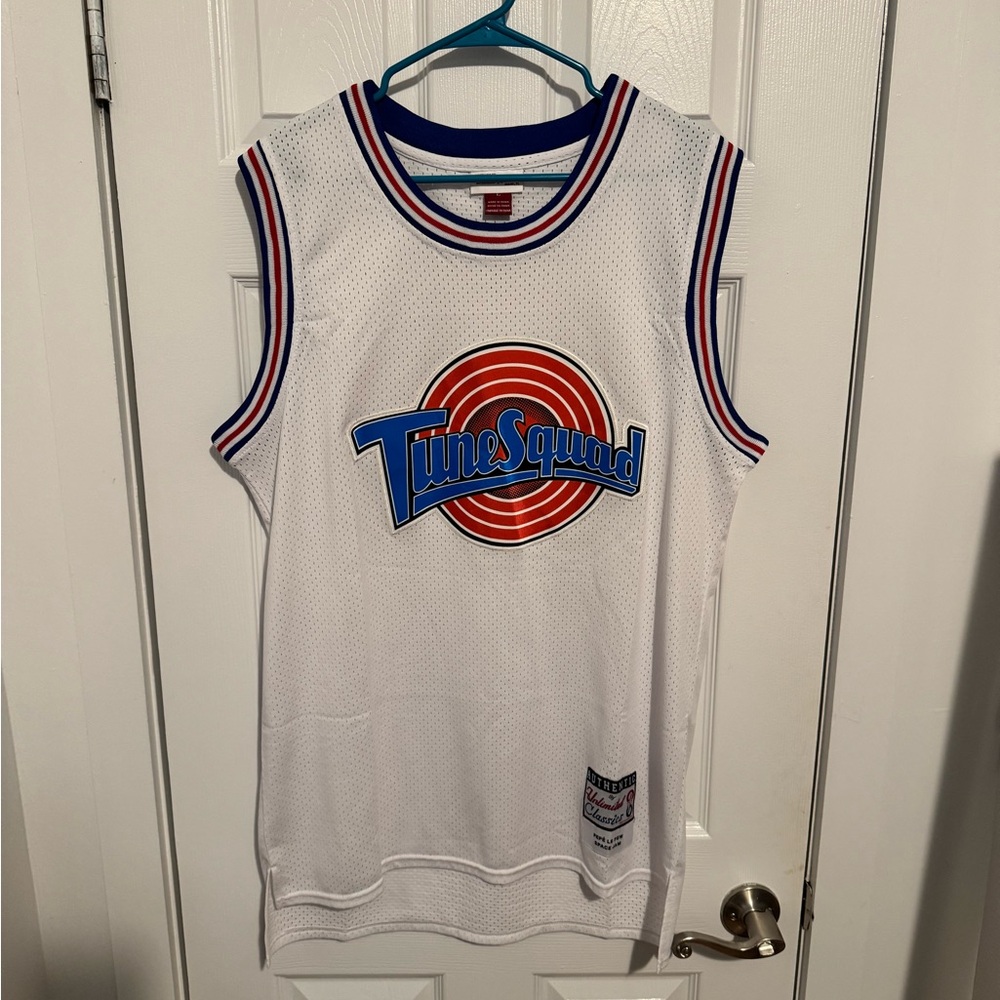 Space Jam Tune Squad “LePew #69” Jersey (Men’s Large)